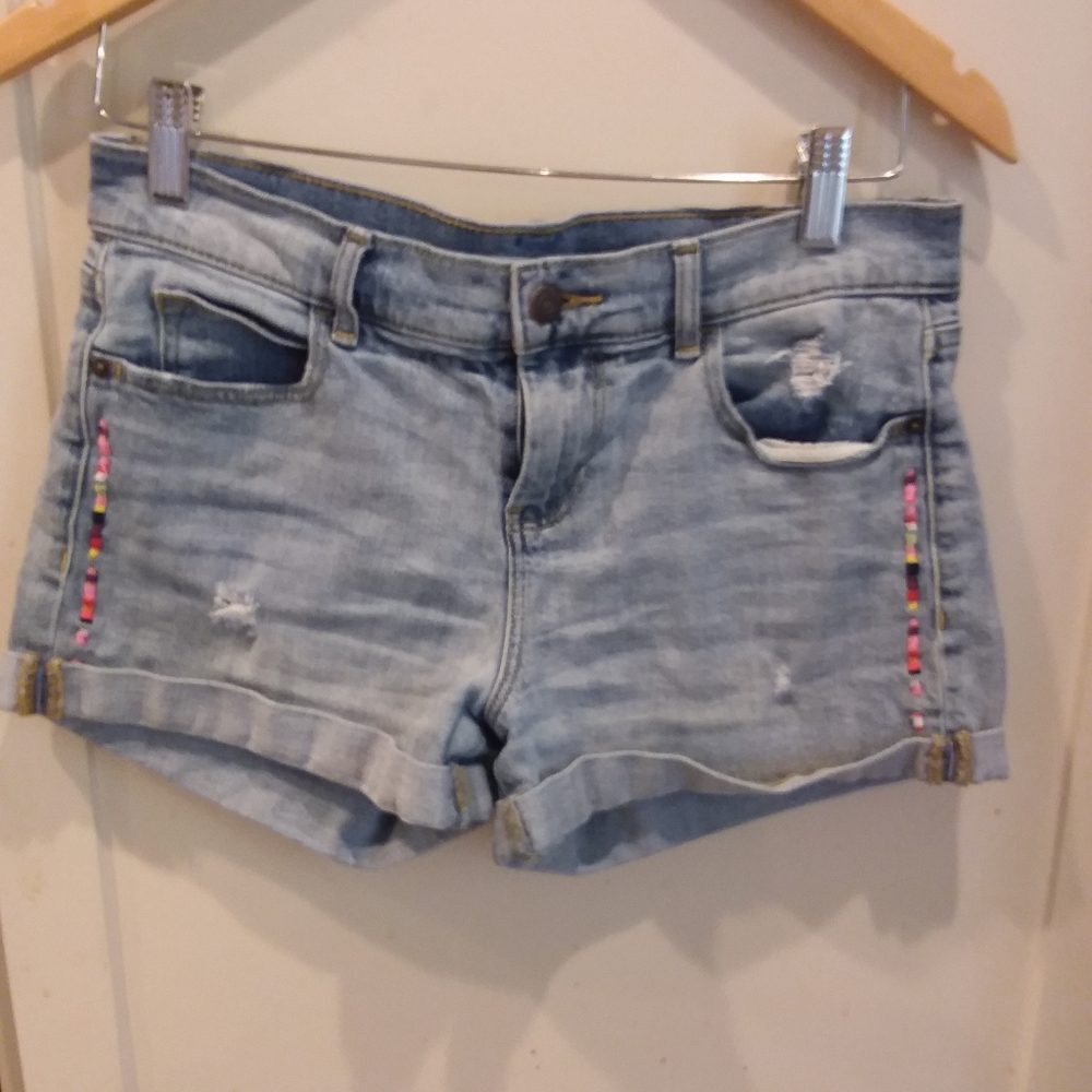 Old Navy Distressed Embroidered Boyfriend Shorts 2 - Picture 2 of 5